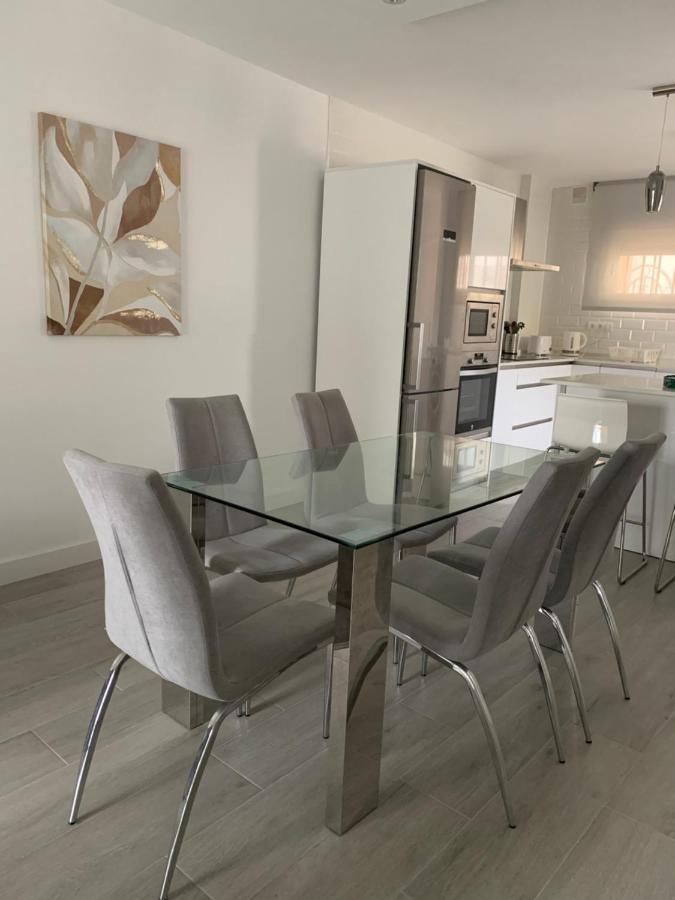 Tulipanes Benalmadena - Parking Privado Apartman Kültér fotó
