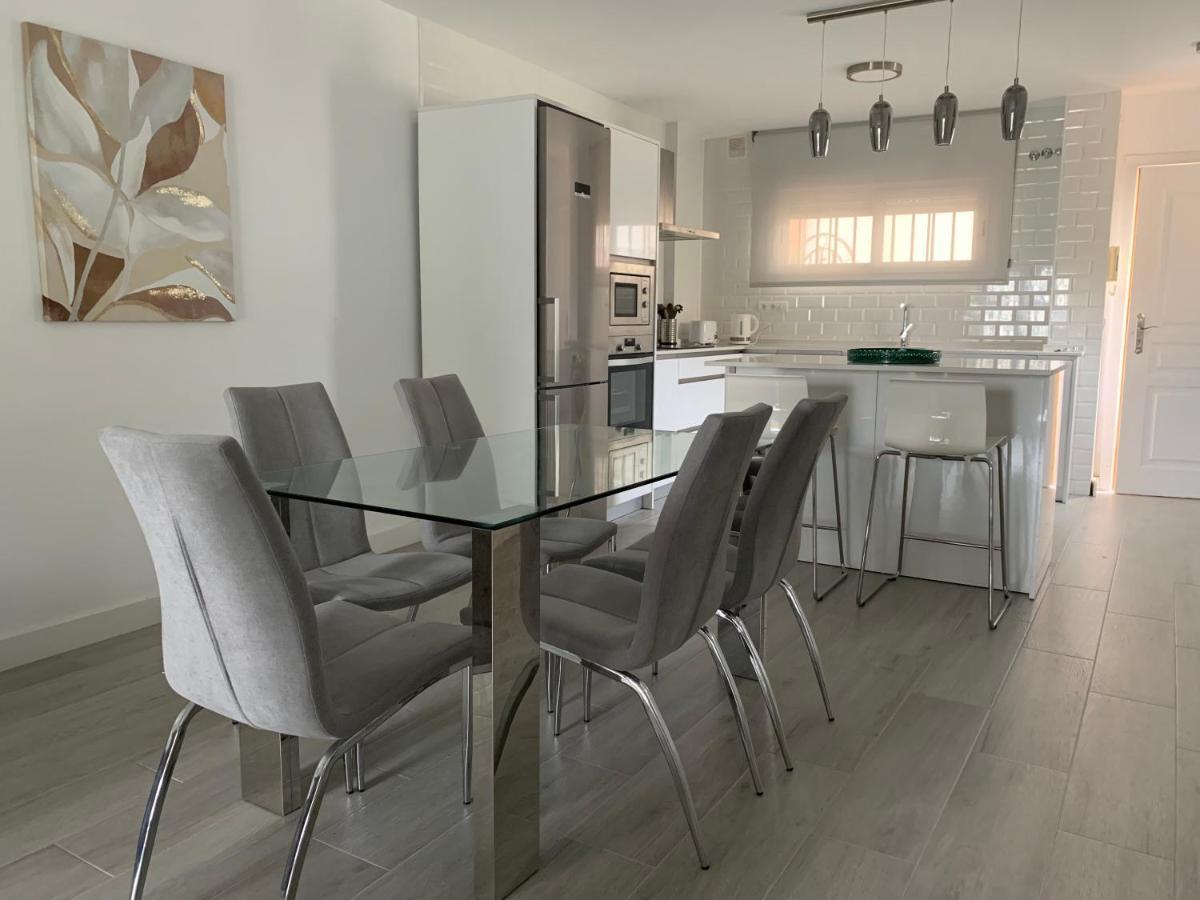 Tulipanes Benalmadena - Parking Privado Apartman Kültér fotó