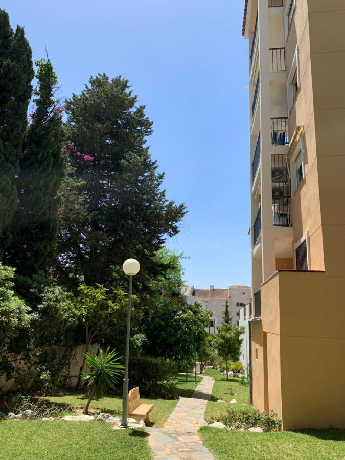 Tulipanes Benalmadena - Parking Privado Apartman Kültér fotó