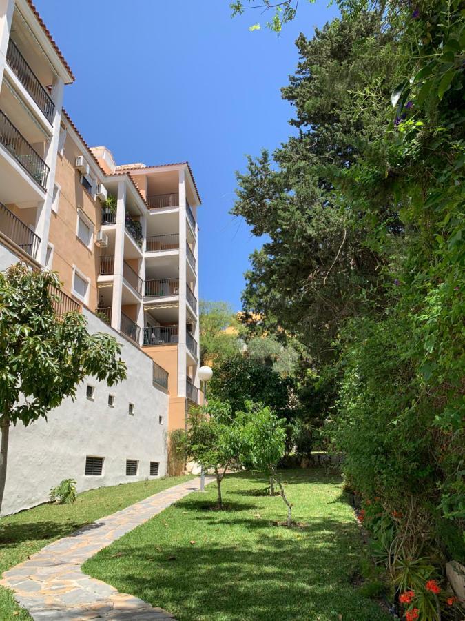 Tulipanes Benalmadena - Parking Privado Apartman Kültér fotó